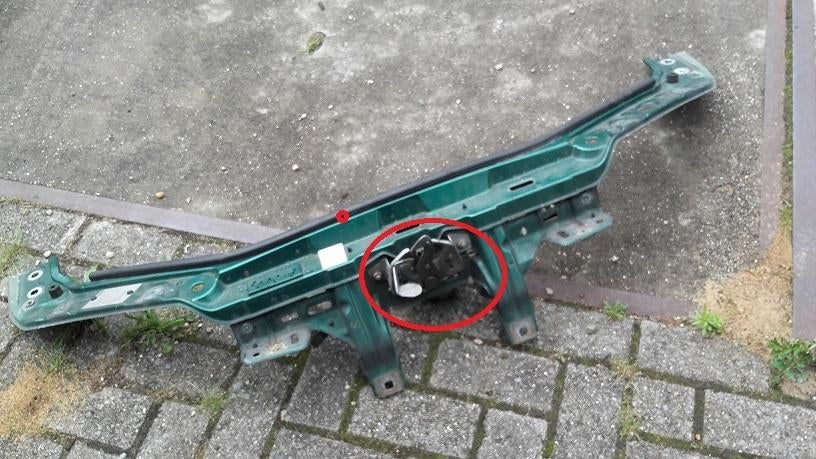 Motorkap slot Punto 2001, Ophalen of Verzenden