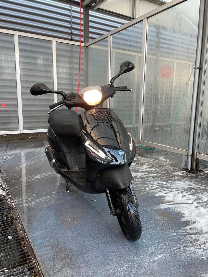 Piaggio zip 50cc 2008, Fietsen en Brommers, Scooters | Piaggio, Zo goed als nieuw, Zip, Benzine, Ophalen of Verzenden