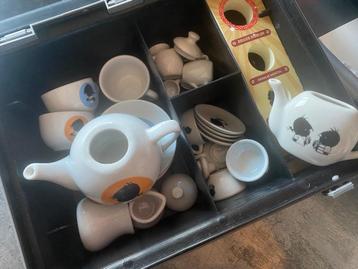 Kinder speelgoed servies beschikbaar voor biedingen
