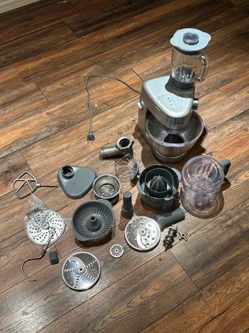 Kenwood Keukenmachine met Accessoires beschikbaar voor biedingen