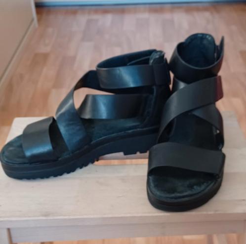 BULLBOXER DAMES SANDALEN., Kleding | Dames, Schoenen, Zo goed als nieuw, Sandalen of Muiltjes, Zwart, Ophalen of Verzenden