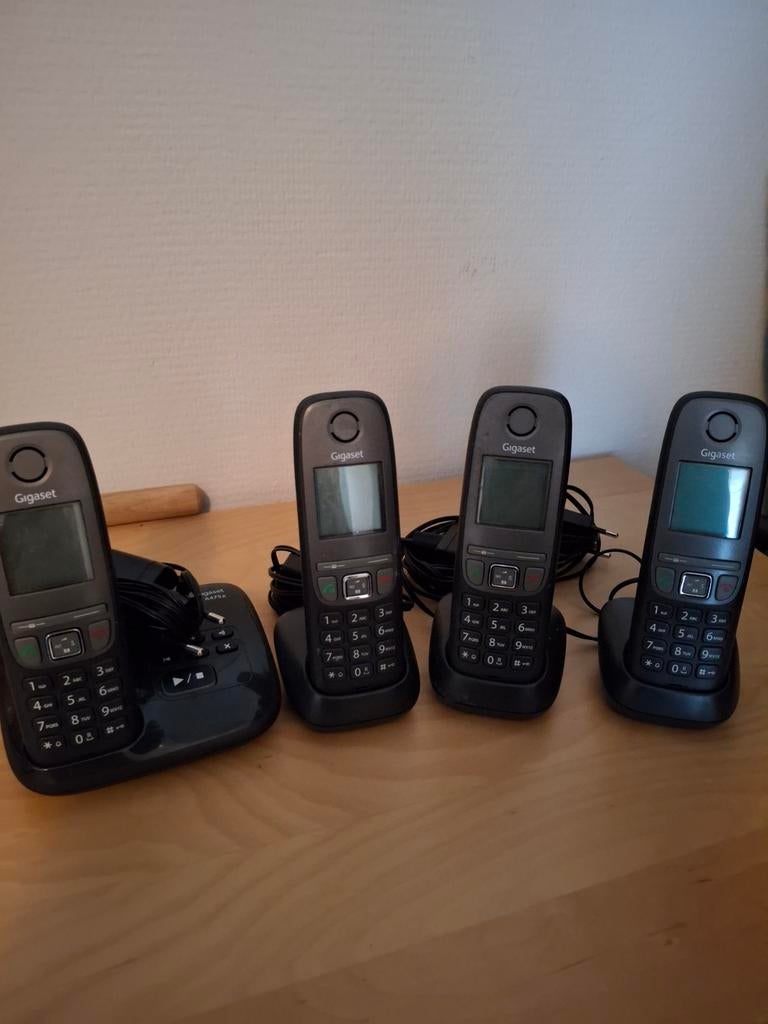 Gigaset A475.   4 stuks met oplaadbare batterijen., Ophalen of Verzenden, Zo goed als nieuw, 4 handsets of meer