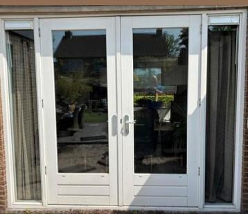Tuindeuren met 3 punt sluiting zijlichten met kozijn  beschikbaar voor biedingen