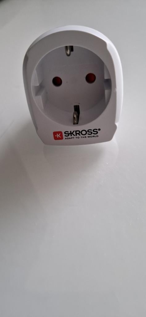 SKROSS Reisstekker Wereldstekker - 2 Delig, Ophalen of Verzenden, Zo goed als nieuw