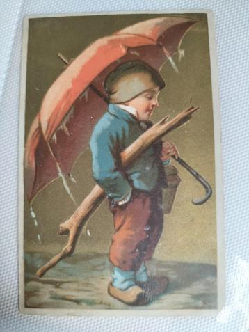 Oude Prentkaart Jongen met Paraplu, chromo reclame kaartje. beschikbaar voor biedingen