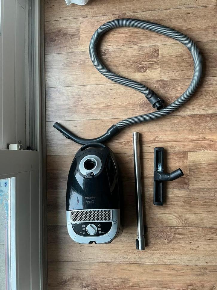 Miele S5210 2200 watt stofzuiger, Witgoed en Apparatuur, Stofzuigers, Gebruikt, Stofzuiger, 2000 watt of meer, Stofzak, Ophalen of Verzenden