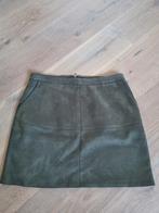 Mooi suède rokje mosgroen Costes mt M, Kleding | Dames, Rokken, Maat 38/40 (M), Ophalen of Verzenden, Costes, Gedragen