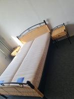 Metalen bed 140x200. Pullman matrassen en 2 nachtkastjes, Zwart, Tweepersoons, Zo goed als nieuw, X