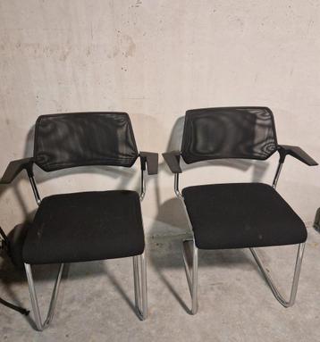 2 Interstuhl bureaustoelen beschikbaar voor biedingen