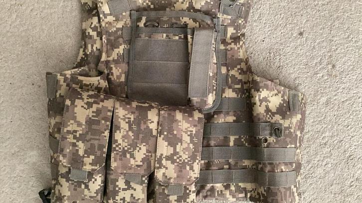 Tactical vest airsoft paintball vissen jagen, Hobby en Vrije tijd, Wargaming, Nieuw, Overige soorten, Ophalen of Verzenden