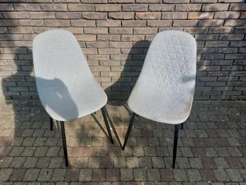 2 gebruikte stoelen