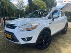 Ford Kuga 2.5 20V 4WD Titanium AUTOMAAT / APK 10-06-2026, Automaat, Gebruikt, Zwart, Navigatiesysteem