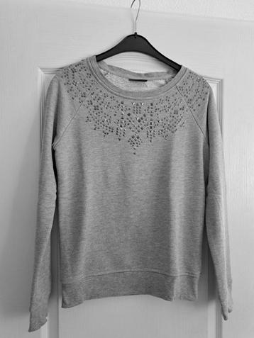 Leuke grijze dames sweater met zilveren studs maat 36 / S beschikbaar voor biedingen