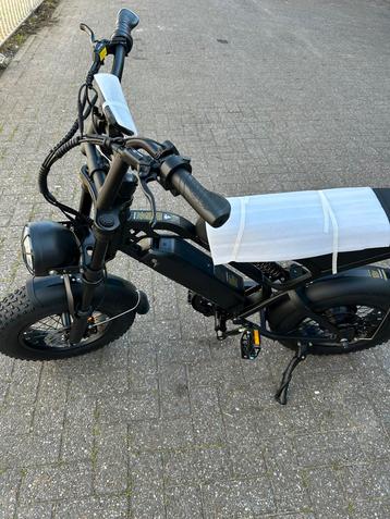 V20 mini Fatbike diverse kleuren en v20 pro beschikbaar voor biedingen