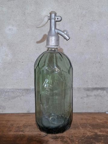 Oude vintage spuitfles beschikbaar voor biedingen