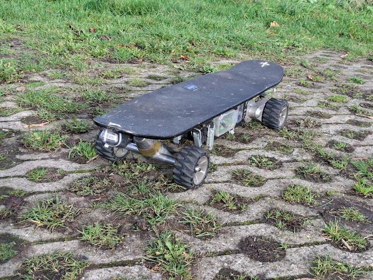 Custom elektrische skateboard 400W Opgevoerd Nieuwe Accu, Sport en Fitness, Skateboarden, Gebruikt, Skateboard, Ophalen