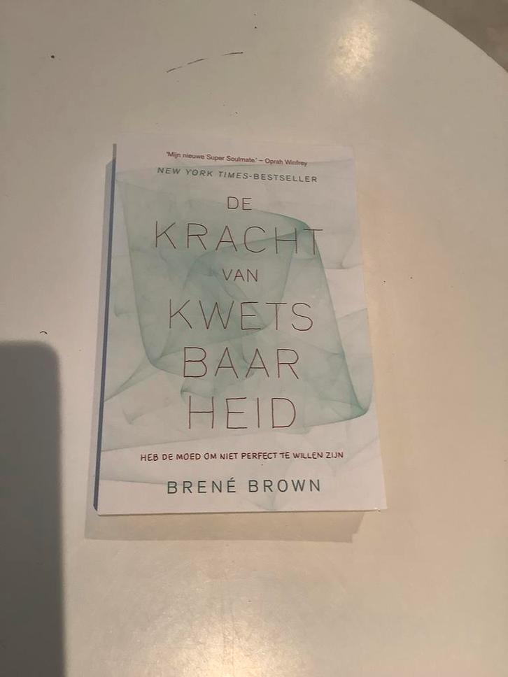 Brené Brown - De kracht van kwetsbaarheid, Boeken, Psychologie, Zo goed als nieuw, Ontwikkelingspsychologie, Ophalen of Verzenden