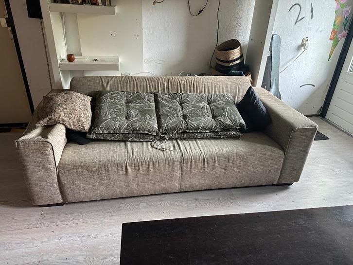 Gratis meubels ophalen nijmegen (twee banken, tafel, kast), Huis en Inrichting, Banken | Bankstellen, Gebruikt, 150 tot 200 cm