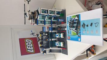 Lego politiebureau 7498 super netjes  met extra helikopter  beschikbaar voor biedingen
