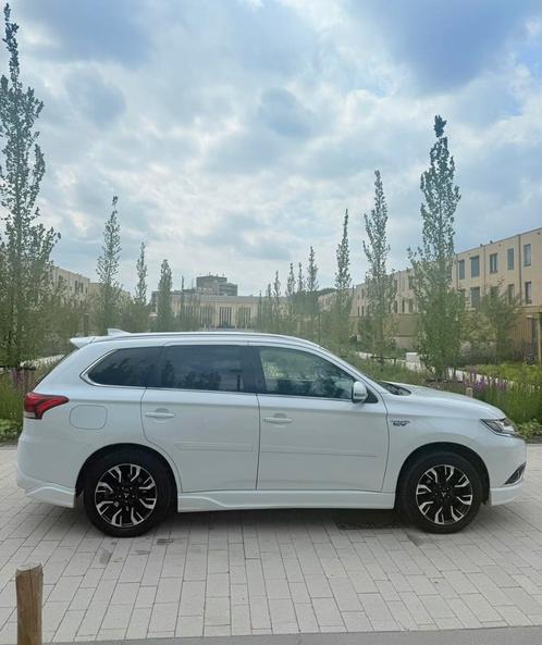 Mitsubishi Outlander Executive 2.0 Dohc Phev 203pk 4WD, Auto's, Mitsubishi, Particulier, Outlander, Hybride Elektrisch/Benzine