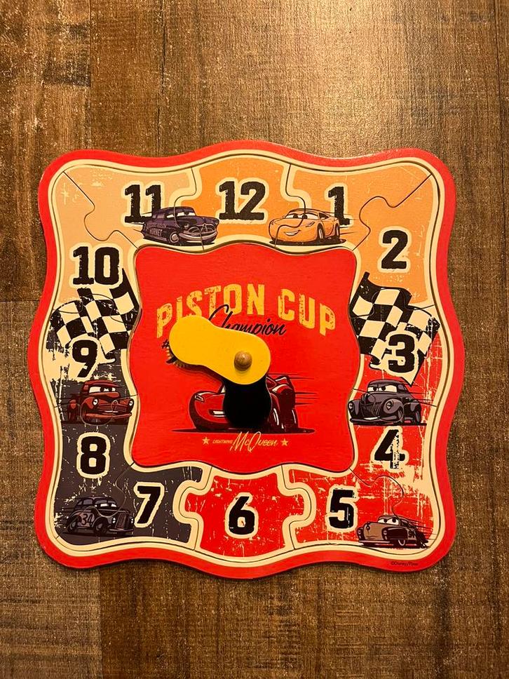 Houten puzzel klok cars zo goed als nieuw, Kinderen en Baby's, Speelgoed | Kinderpuzzels, Zo goed als nieuw, 2 tot 4 jaar, 10 tot 50 stukjes