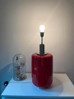 Rode jaren 70 retro staande glazen lamp., Huis en Inrichting, Lampen | Tafellampen, Ophalen, Zo goed als nieuw, 75 cm of meer