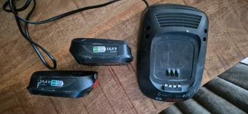 2x accu en 1x oplader Bosch  beschikbaar voor biedingen
