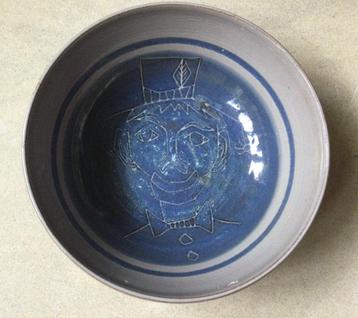 Ambacht Volendam keramiek schaaltje decor man met hoed  beschikbaar voor biedingen