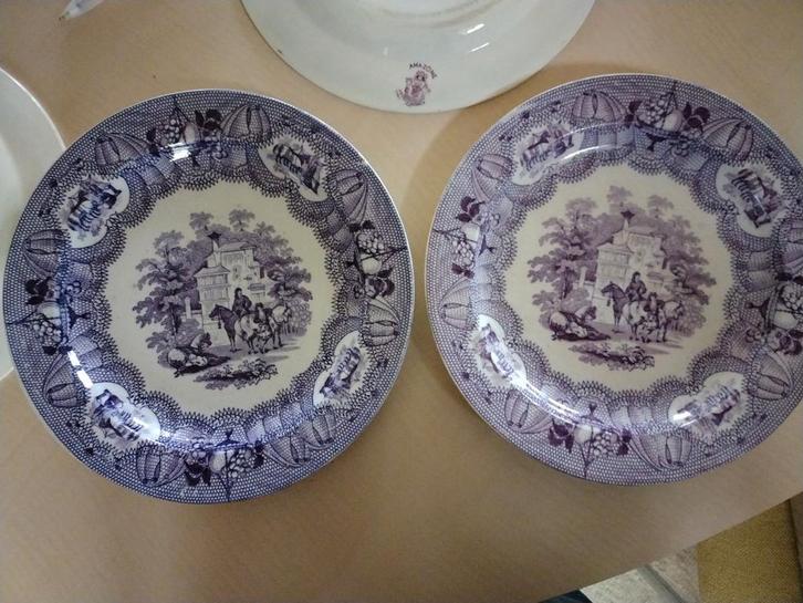 Twee Granada Aardewerk Borden, Antiek en Kunst, Antiek | Keramiek en Aardewerk, Ophalen of Verzenden