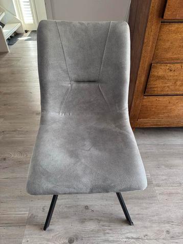 8 Eettafelstoelen - Grijs, Bruin, Oranje, Groen beschikbaar voor biedingen
