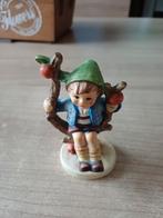 Hummel Goebel  beeldje op appelboom, Ophalen of Verzenden, Zo goed als nieuw, Hummel