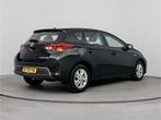 Toyota Auris 1.8 Hybrid Aspiration | NL-Auto | Navigatie | P, Auto's, Gebruikt, Zwart, 4 cilinders, Origineel Nederlands