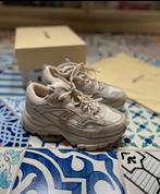 Nieuw! Axel Arigato Marathon Trail sneakers beige maat 36, Nieuw, Beige, Ophalen of Verzenden, Axel Arigato