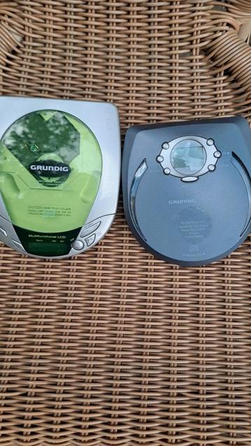 2 Draagbare CD Spelers - Zeer Goede Staat beschikbaar voor biedingen