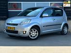 Daihatsu Sirion 2 1.3-16V Prestige Automaat Airco Navi, Gebruikt, 4 cilinders, Bedrijf, 1298 cc