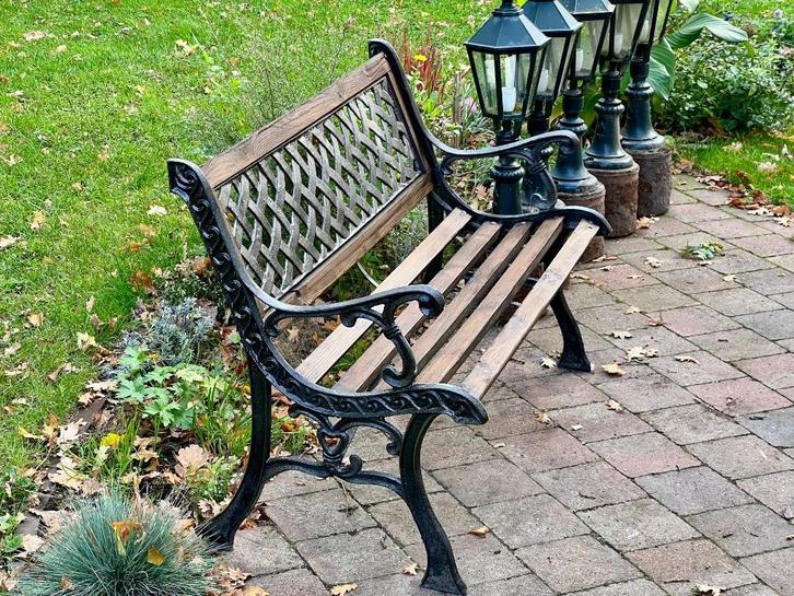Klassieke gietijzeren tuinbank houten zitting, Tuin en Terras, Tuinbanken, Zo goed als nieuw, Metaal, Ophalen