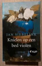 Jan Siebelink - Knielen op een bed violen, Ophalen of Verzenden, Zo goed als nieuw