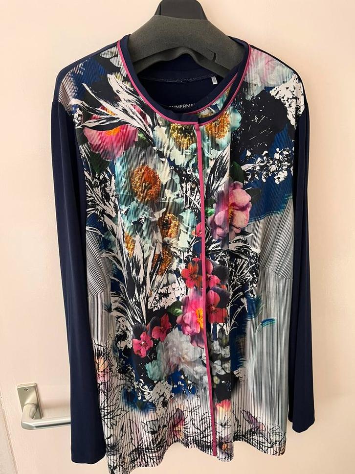 Gebloemde twinset, Kleding | Dames, Truien en Vesten, Zo goed als nieuw, Maat 46/48 (XL) of groter, Blauw, Ophalen of Verzenden