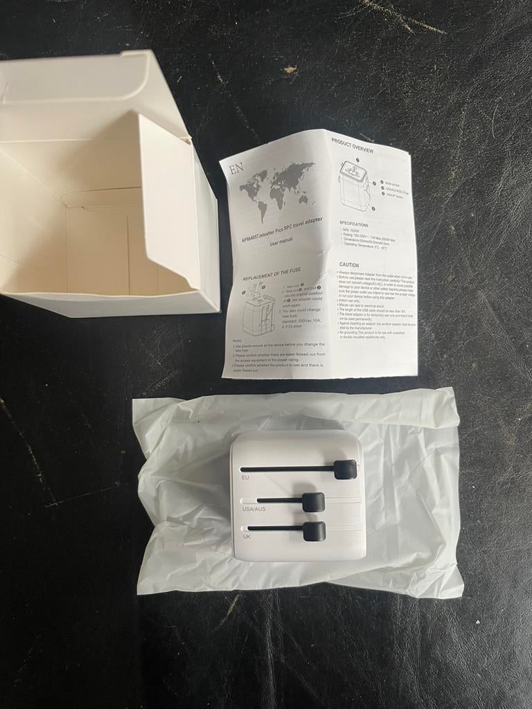 Adapter UK, US, EU with two C charger slots, Ophalen of Verzenden, Nieuw, Overige merken