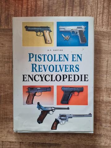 E. Hartink Pistolen en Revolvers Encyclopedie
Druk uit 1996 beschikbaar voor biedingen