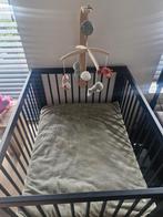 Baby box compleet (mobiel, matras, kleed koeka), Ophalen, Zo goed als nieuw