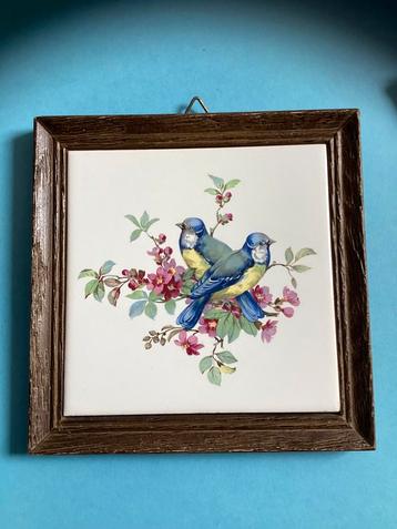 Tegel ingelijst, decor twee vogeltjes op tak 13,5x13,5 cm beschikbaar voor biedingen