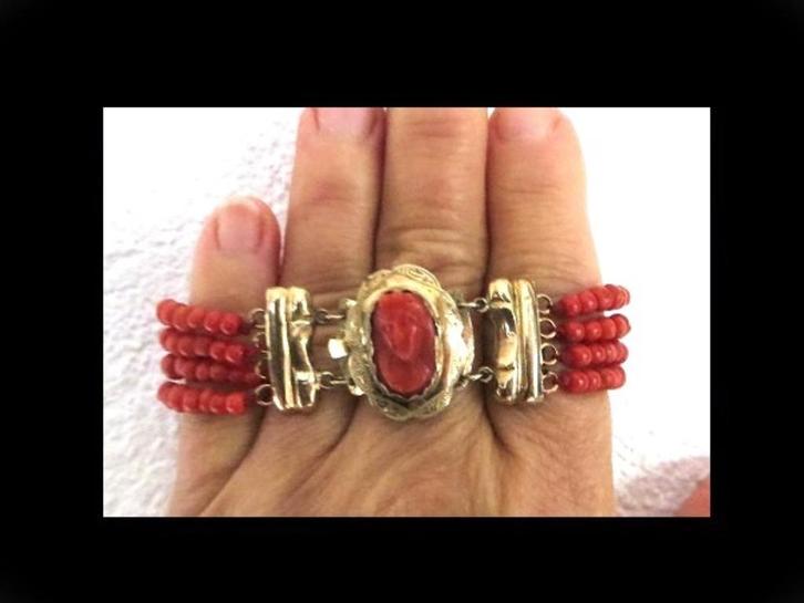 Bijzonder Gouden Bloedkoraal Armband met Bloedkoraal Camee!, Sieraden, Tassen en Uiterlijk, Antieke sieraden, Armband, Goud, Verzenden