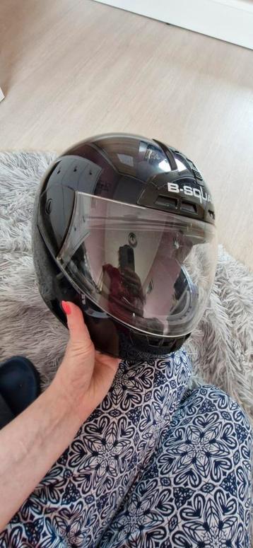 Helmet on a scooter, Motorcycle helmen beschikbaar voor biedingen