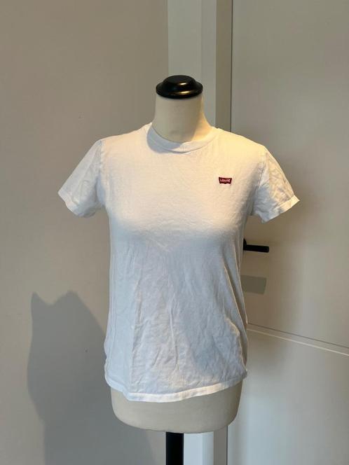 Heel goed wit Levi’s signature t-shirt logo shirt XS S 34 36, Kleding | Dames, T-shirts, Zo goed als nieuw, Maat 34 (XS) of kleiner
