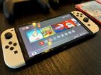 SWITCH OLED Bundel - Alles-in-een - direct volop gamen 🎮, Spelcomputers en Games, Spelcomputers | Nintendo Switch, Zo goed als nieuw
