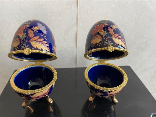 2 porseleinen eieren, decoratief én praktisch, Huis en Inrichting, Woonaccessoires | Overige, Zo goed als nieuw, Ophalen of Verzenden