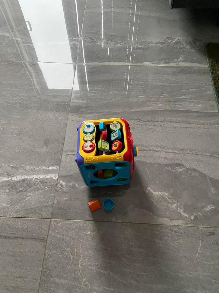 Babyuitzet: Campingbedje, Loopstoel, VTech Loopwagen & Kubus, Kinderen en Baby's, Speelgoed | Babyspeelgoed, Gebruikt, Overige typen