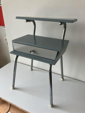 Nachtkastje Auping van Wim Rietveld beschikbaar voor biedingen