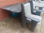 Tuintafel met 2 stoelen ( Hout)  -GRATIS-  af te halen, Tuin en Terras, Tuinsets en Loungesets, Ophalen of Verzenden, Gebruikt
